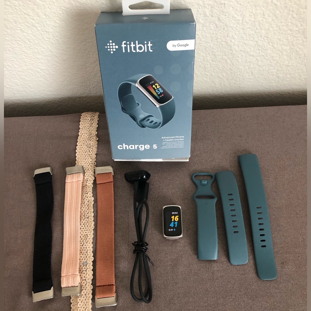 Fitbit charge 5 smart watch health and fitness tracker different bands box